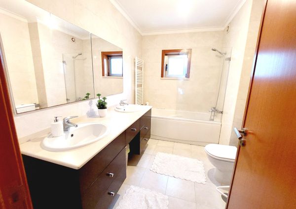 T2 for rent, next to the Glicínias Shopping Center, Aveiro.