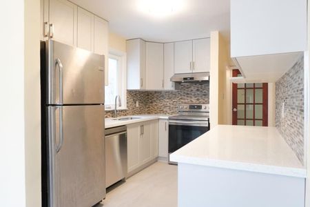 For Lease - 48 Greylawn Crescent, Toronto, Ontario - Photo 3