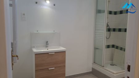 Location Appartement 2 pièces 45m² MARSEILLE 13ème - Photo 2