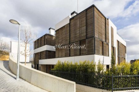 Barcelona - Photo 2