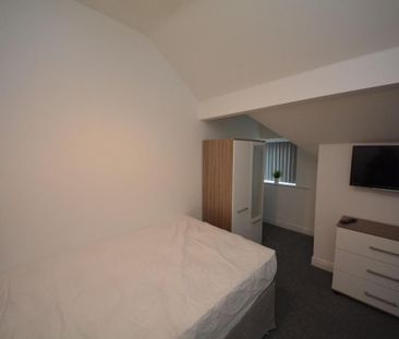 1 bedroom in a house share to rent - Photo 6