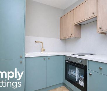 Studio to rent - Photo 2