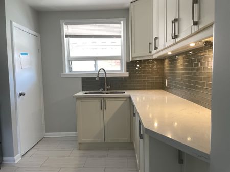 For Lease - 33 Bentworth Avenue Unit# Main, Toronto, Ontario - Photo 4