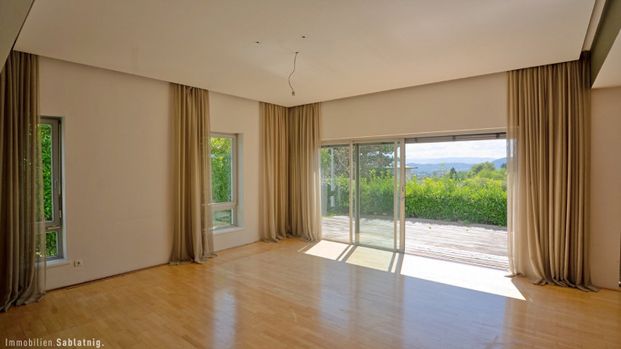 REPRÄSENTATIVE ARCHITEKTENVILLA IN GEHOBENER WOHNLAGE mit Pool, Wellness und einzigartigem Panoramablick! - Photo 1