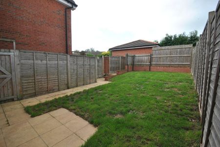 3 bedroom semi-detached house to rent - Photo 5