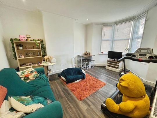 1 bedroom in a house share to rent - Photo 1