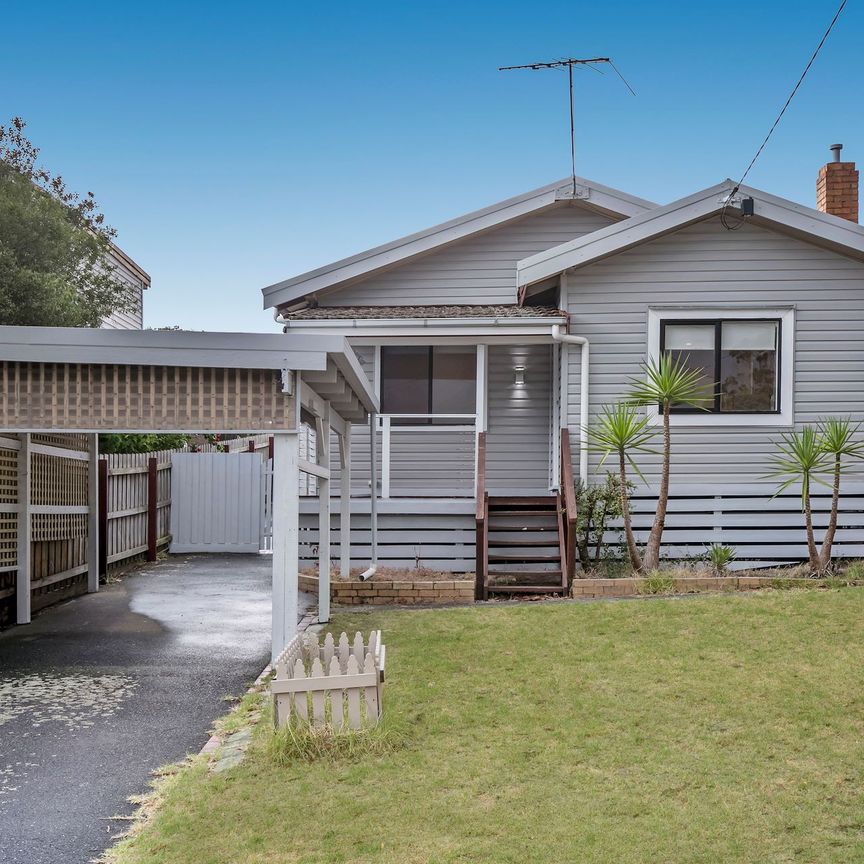 41 Fourth Avenue, Rosebud. - Photo 1