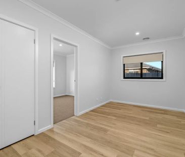 Brand New Home in the Sought-After Brooklyn Fields Estate - Photo 6