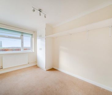 4 bedroom bungalow to rent - Photo 4