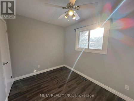 1398 LAKEFIELD STREET - Photo 4