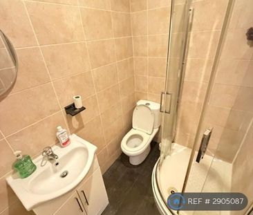 4 bedroom terraced house to rent - Photo 5