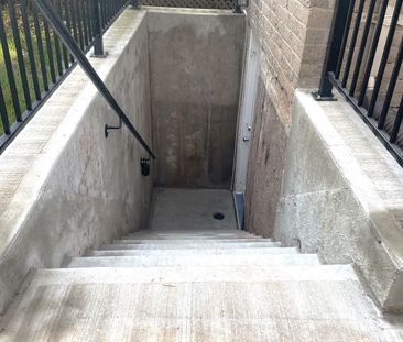 For Lease - 2129 Nipigon Drive Unit# Basement, Oakville, Ontario - Photo 4