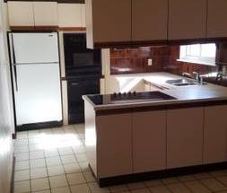 A Nice Clean Bungalow House For Rent (North York (Toronto)) - Photo 1