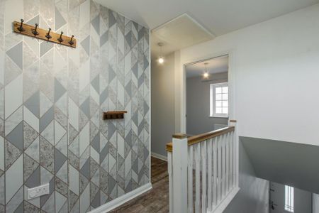 2 bedroom coach house to rent - Photo 2