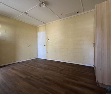 One bedroom unit in a great location! - Photo 6