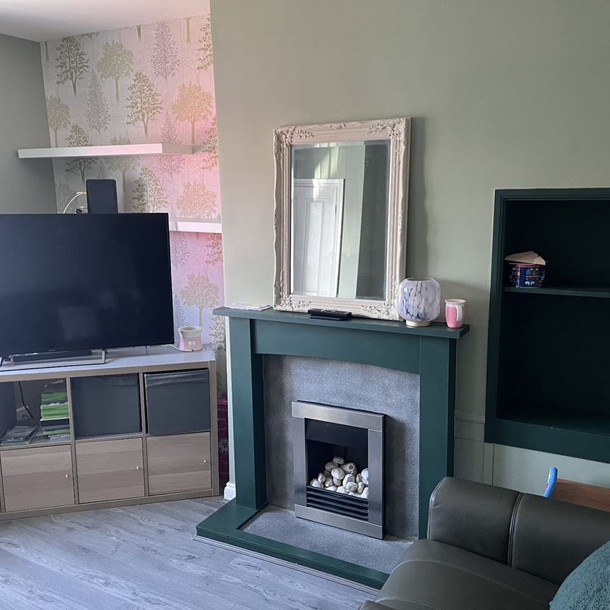 2 Bed End Terrace, Helena Crescent, LE4 - Photo 1