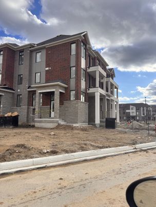 For Lease - 74 Top Floor-Fieldfare Rd Road, Brampton, Ontario - Photo 1