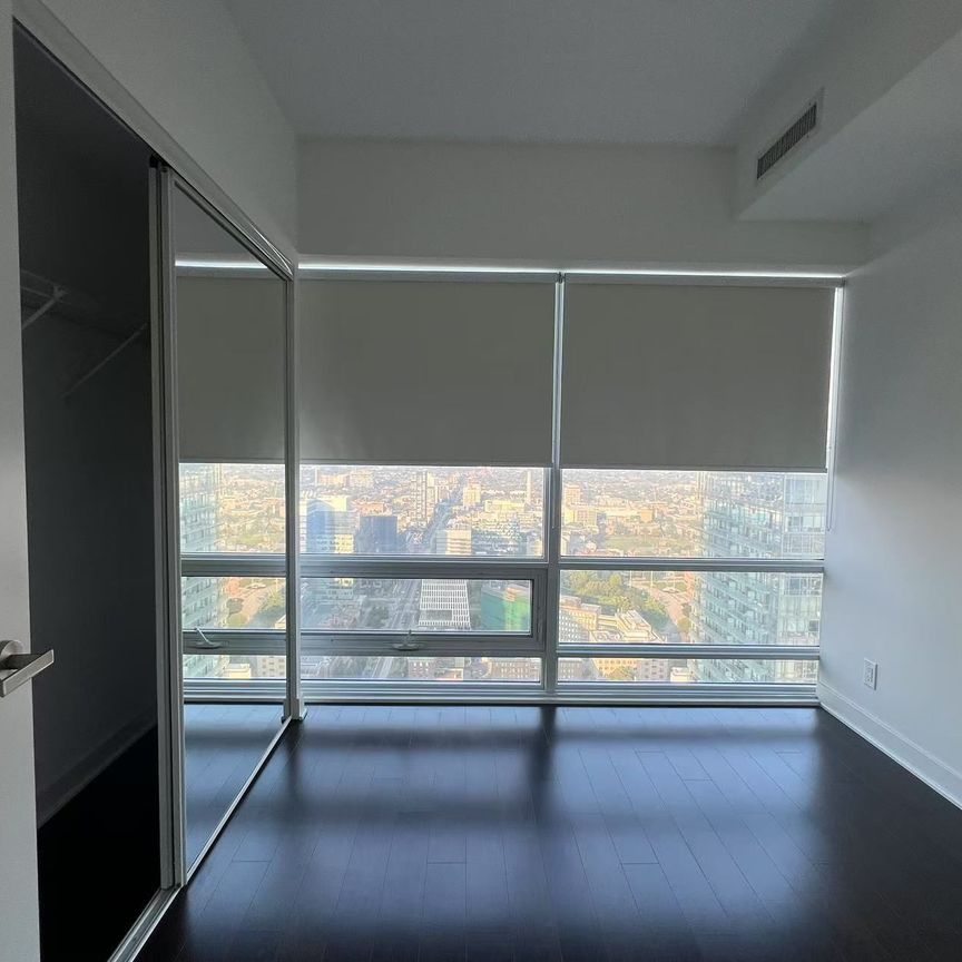 For Lease - 15 Grenville Street Unit# 4703, Toronto, Ontario - Photo 1