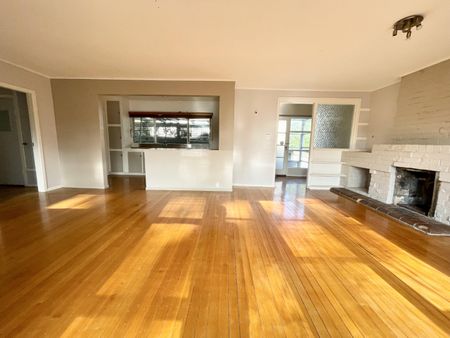 Property Management19 Golf Road, New Lynn - House for Rent - Photo 5