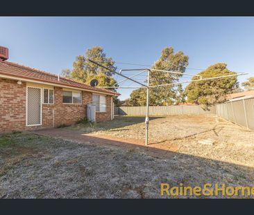 Duplex In East Dubbo. - Photo 1