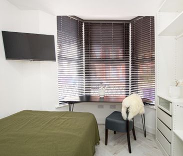 6 bedroom house to rent - Photo 3