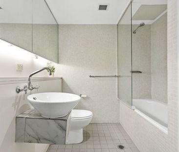 BEAUTIFUL ONE BEDROOM + STUDY ON KING STREET WHARF | Furnished - Photo 3