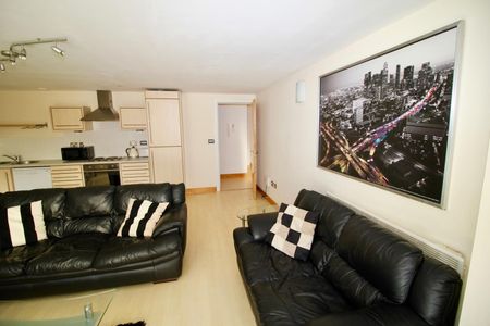 2 Bed Flat, Little Neville Street, LS1 - Photo 4