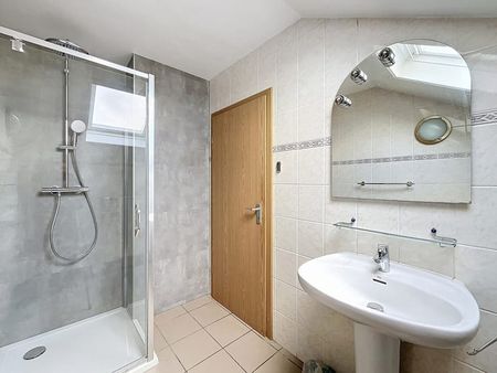 Appartement te huur - foto 3