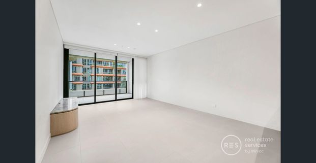 Stylish East-Facing 2-Bedroom Apartment: Modern Design with Comfortable Living - Photo 1