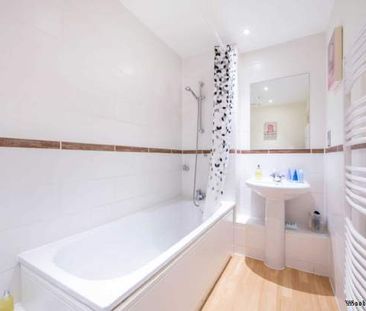 2 bedroom property to rent in London - Photo 5