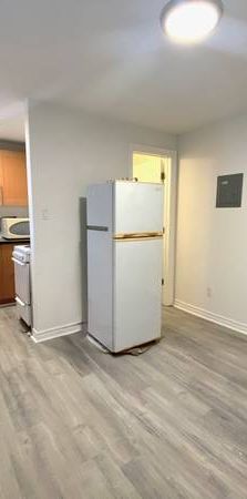 496 MONTROSE AVE. UNIT 26 - Studio/1Bath, Steps from TTC, *UTLS FREE* - Photo 1