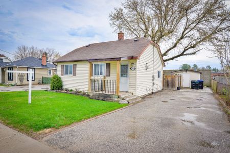 For Lease - 122 Raglan Street, Essa, Ontario - Photo 2