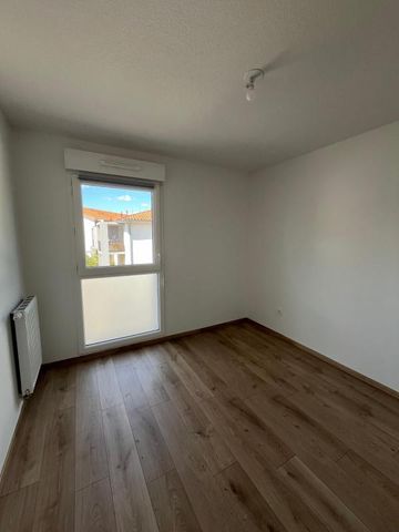 Location Appartement 3 pièces 57m² ST PIERRE DU MONT 40280 - Photo 2