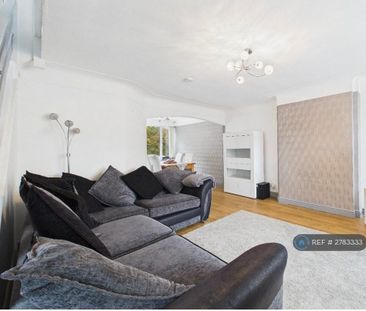 3 bedroom semi-detached house to rent - Photo 2