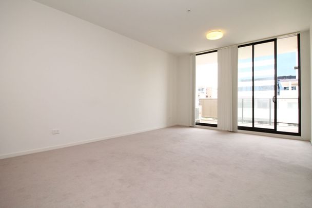 Stylish & Spacious 2-Bedroom Apartment in the Heart of Hurstville - Photo 1