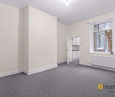 Alexandra Road, Gateshead, NE8 - Photo 2
