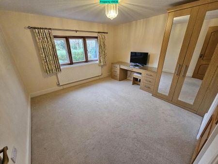 4 bedroom semi-detached house to rent - Photo 4