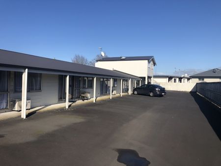 **One-Bedroom Apartment Available in Hamilton East – $410/Week** Discover comfortable and convenient living in this well-maintained 1-bedroom, 1-bathroom apartment located in the vibrant suburb of Hamilton East. - Photo 2