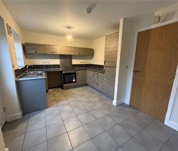 A three bedroom end of terrace family home with an integrated garag... - Photo 6