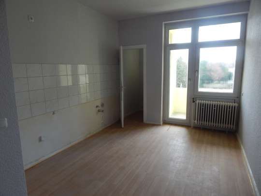 Schöne 2,5 Zimmer Wohnung mit Balkon - Foto 1