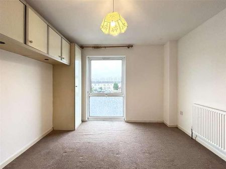 Milwards, Harlow, CM19 - Photo 5