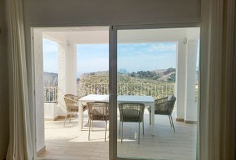 Villa for rent with 4 bedrooms and 3 bathrooms with stunning views
