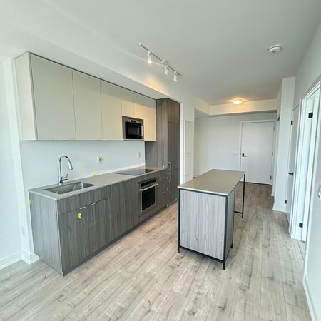 For Lease - 220 Missinnihe Way Unit# 611, Mississauga, Ontario - Photo 5