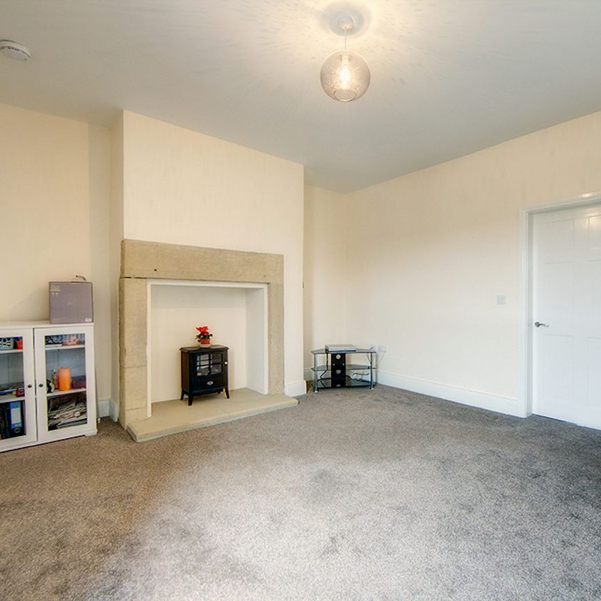 Flat to rent on - Photo 1