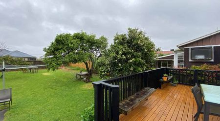 PAKURANGA 3 Bedrooms - Photo 3