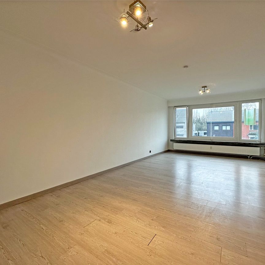 Leuk appartement met twee slaapkamers op centrale locatie te Wommelgem. - Foto 1