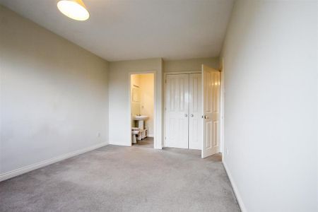 4 bedroom detached house to rent - Photo 5