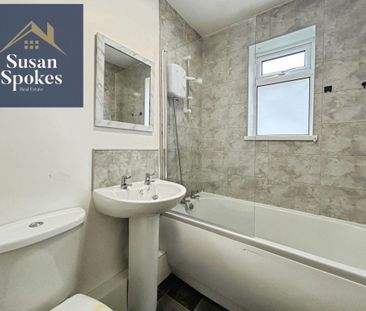 2 bedroom end of terrace house to rent - Photo 5