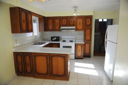 For Lease - 1618 Corkstone Glade Unit# Upper, Mississauga, Ontario - Photo 4