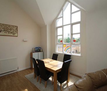 3 bed Apartment for rent - Photo 2